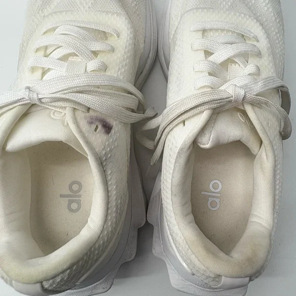 Alo Yoga Women’s sz 7.5 White Cushioned Mid Soles Tennis Sneaker - Picture 7 of 11